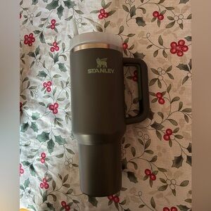 40oz Stanley tumbler charcoal gray
